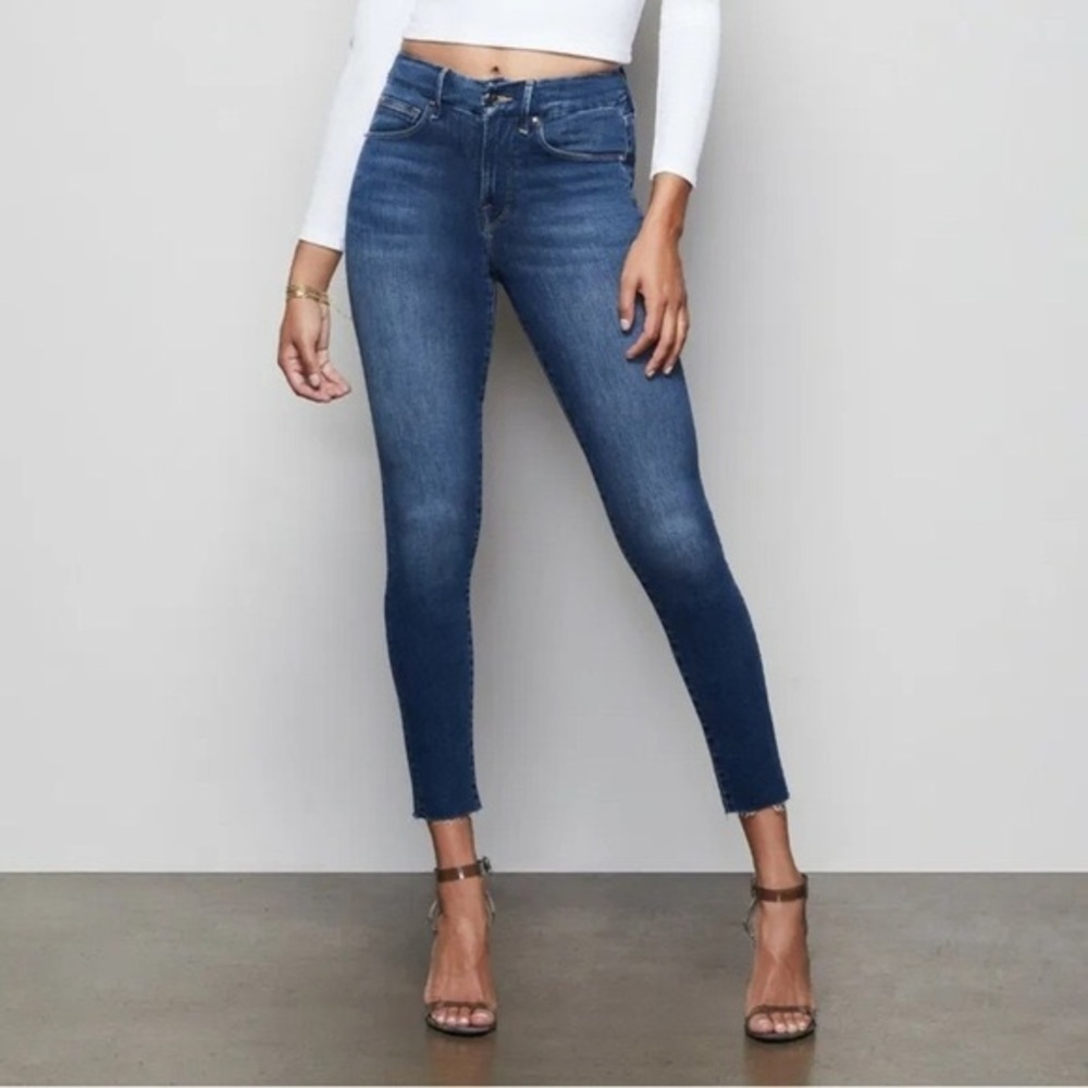 GOOD AMERICAN WOMEN GOOD WAIST CROP RAW EDGE HEM HIGH RISE
JEANS size 2